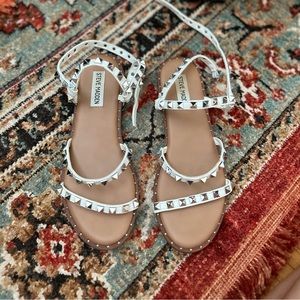 Steve Madden traveler sandal white